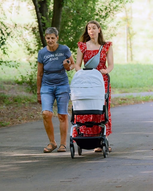 How to fold baby trend stroller